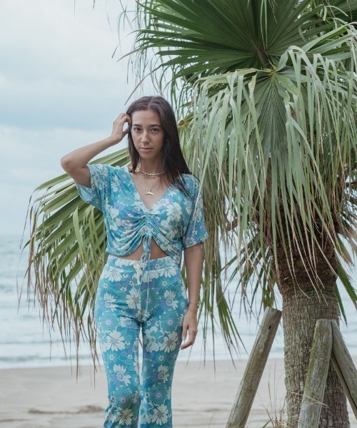 80’s ヴィンテージ フラワーパターン　ポリブラウス　上品　上質 ROXY（ロキシー）の「VINTAGE FLOWER TOPS/ロキシー（シャツ