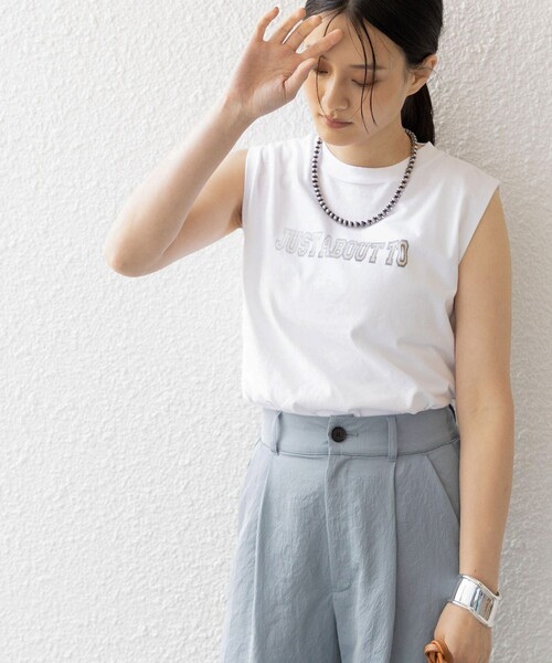 ＋81BRANCA（ハチイチブランカ）の「81BRANCA:JUST ABOUT ノースリーブ TEE（Tシャツ/カットソー・レディース・ホワイト/ベージュ・ONE SIZE）」の2枚目の写真