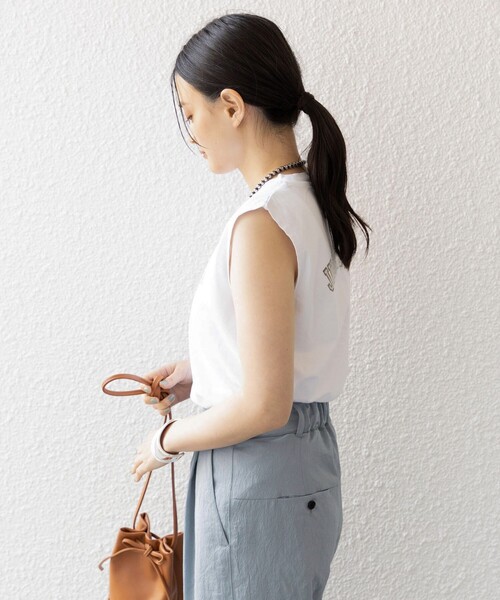 ＋81BRANCA（ハチイチブランカ）の「81BRANCA:JUST ABOUT ノースリーブ TEE（Tシャツ/カットソー・レディース・ホワイト/ベージュ・ONE SIZE）」の15枚目の写真