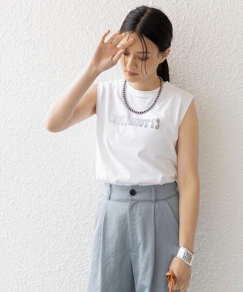 ＋81BRANCA（ハチイチブランカ）の「81BRANCA:JUST ABOUT ノースリーブ TEE（Tシャツ/カットソー・レディース・ホワイト/ベージュ・ONE SIZE）」の17枚目の写真