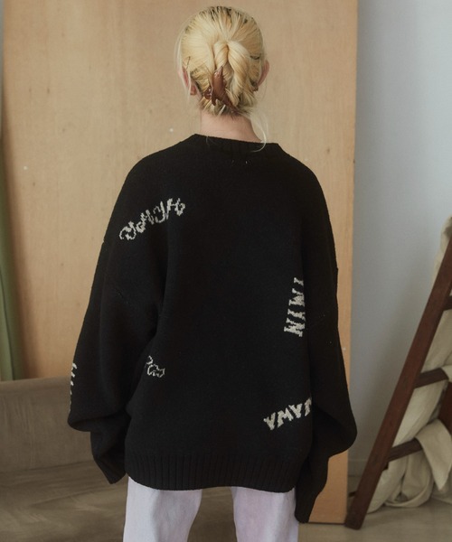 ZOZO(ゾゾ)の「GRAFFITI LOOSE KNIT【ZOZO別注カラー】(ニット/セーター・レディース・ブラック・L/XL)」の3枚目の写真