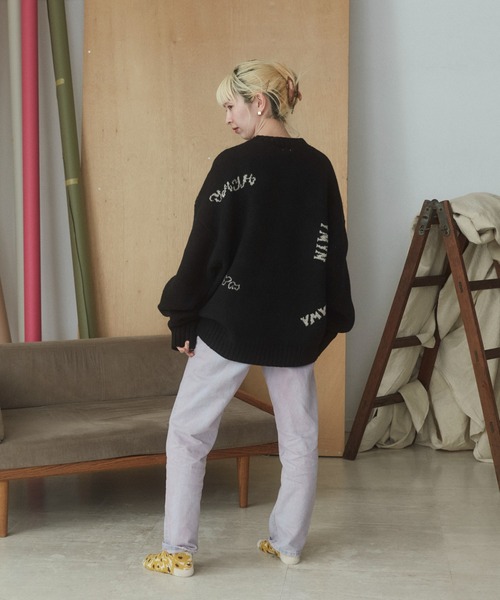 ZOZO(ゾゾ)の「GRAFFITI LOOSE KNIT【ZOZO別注カラー】(ニット/セーター・レディース・ブラック・L/XL)」の5枚目の写真