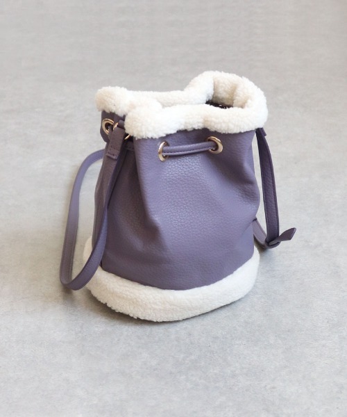 T・S・L（ティーエスエル）の「ムートン風巾着ショルダーバッグ（ショルダーバッグ・レディース・イエロー/パープル/ブラック/グレイッシュベージュ・FREE）」の19枚目の写真