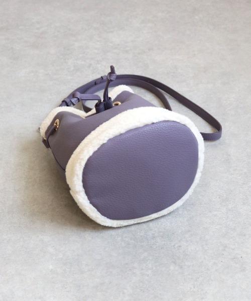 T・S・L（ティーエスエル）の「ムートン風巾着ショルダーバッグ（ショルダーバッグ・レディース・イエロー/パープル/ブラック/グレイッシュベージュ・FREE）」の20枚目の写真