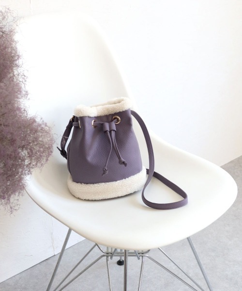 T・S・L（ティーエスエル）の「ムートン風巾着ショルダーバッグ（ショルダーバッグ・レディース・イエロー/パープル/ブラック/グレイッシュベージュ・FREE）」の17枚目の写真