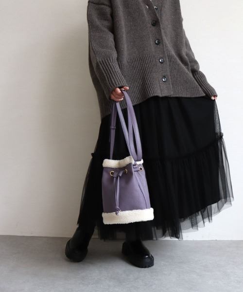 T・S・L（ティーエスエル）の「ムートン風巾着ショルダーバッグ（ショルダーバッグ・レディース・イエロー/パープル/ブラック/グレイッシュベージュ・FREE）」の14枚目の写真