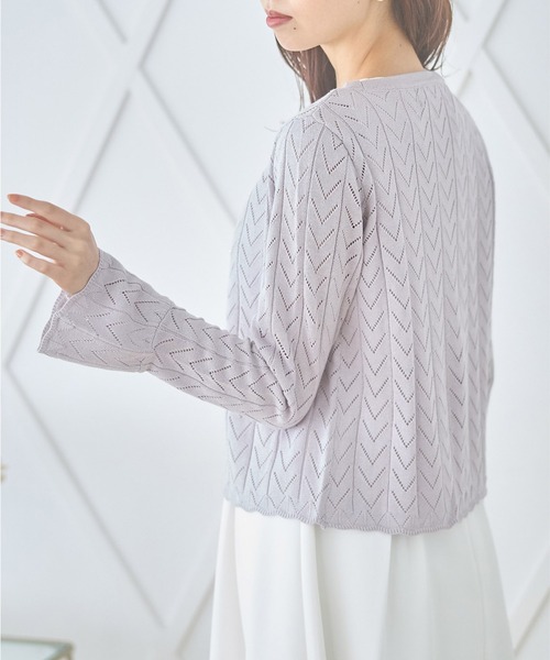 tocco closet（トッコ　クローゼット）の「フラワーボタン袖口フレア透かし編みカーディガン（カーディガン/ボレロ・レディース・アイボリー/ラベンダー・M）」の18枚目の写真