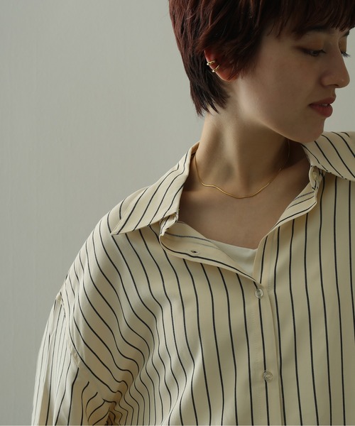 ORLEAN(オルレアン)の「【ORLEAN】 シンプルスネークチェーンネックレス 1.5mm 316L(ネックレス・レディース・ゴールド/シルバー・フリー)」の3枚目の写真