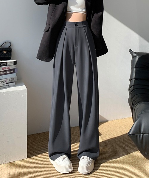 Lilamusant(リラミュゾン)の「《Lilamusant(リラミュゾン)》フロントタックワイドストレートパンツ(スラックス・レディース・ブラック/グレー/ブラウン・S/M)」の2枚目の写真
