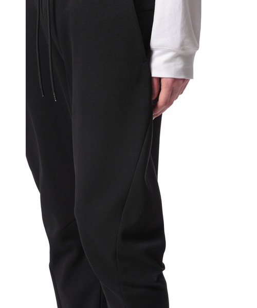 ATTACHMENT(アタッチメント)の「CO/PE ダブルニット スリーディメンショナルジョガー / CO/PE DOUBLE KNIT THREE DIMENSIONAL JOGGER(スウェットパンツ・メンズ・オフホワイト/ブラック/グレー・2/1/4/3)」の5枚目の写真