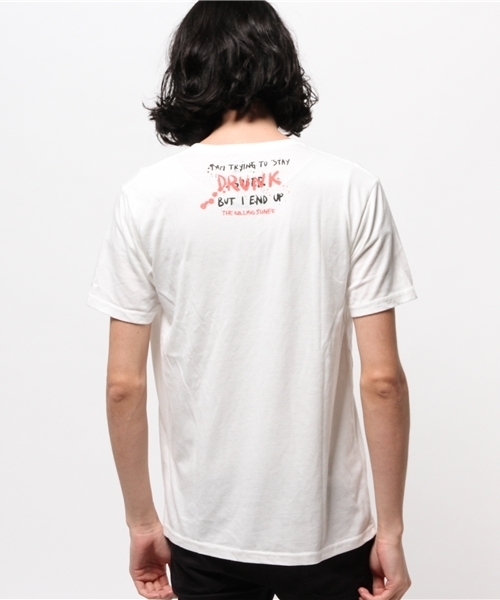 AZUL by moussy(アズールバイマウジー)の「STONESフロントベロVネック半袖T(Tシャツ/カットソー・メンズ・ブラック/ホワイト・SMALL/MEDIUM/X-SMALL/X-LARGE/LARGE)」の3枚目の写真