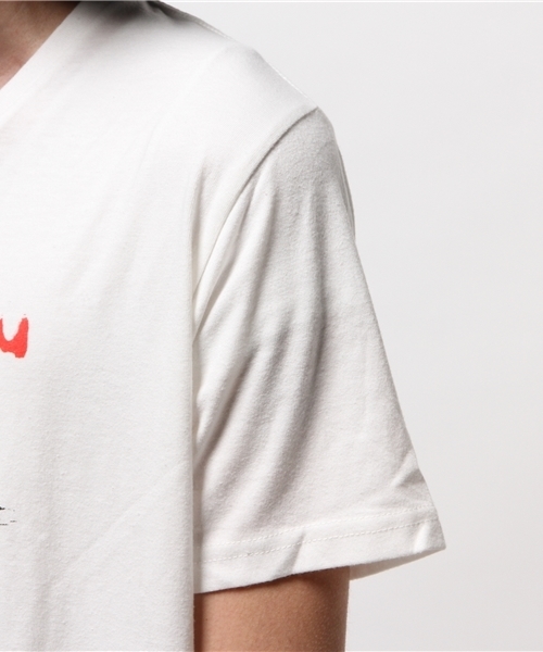 AZUL by moussy(アズールバイマウジー)の「STONESフロントベロVネック半袖T(Tシャツ/カットソー・メンズ・ブラック/ホワイト・SMALL/MEDIUM/X-SMALL/X-LARGE/LARGE)」の5枚目の写真