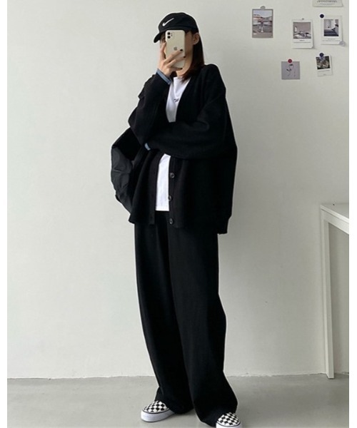 Ada.(エイダ)の「袖口のカラーがアクセント♪ 袖口配色 オーバーサイズ カーディガン(カーディガン/ボレロ・レディース・グレー/ブラック・FREE)」の4枚目の写真