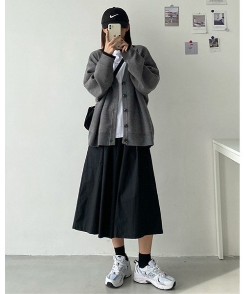 Ada.(エイダ)の「袖口のカラーがアクセント♪ 袖口配色 オーバーサイズ カーディガン(カーディガン/ボレロ・レディース・グレー/ブラック・FREE)」の12枚目の写真