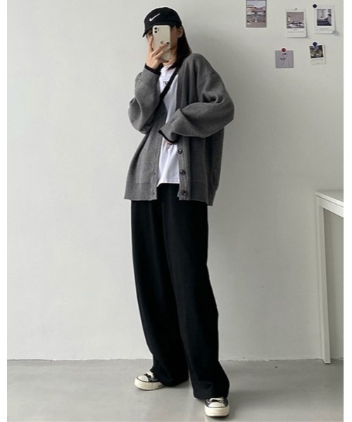 Ada.(エイダ)の「袖口のカラーがアクセント♪ 袖口配色 オーバーサイズ カーディガン(カーディガン/ボレロ・レディース・グレー/ブラック・FREE)」の14枚目の写真