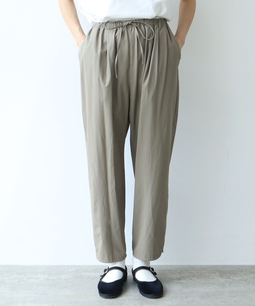 yuni(ユニ )の「△80/2強撚Cギャバ ベントヘムパンツ(その他パンツ・レディース・ブラック/グレー/ライトグレー/ブラウン/ネイビー/キナリ/ダークブラウン/カーキ/チャコールグレー・S/M)」の16枚目の写真