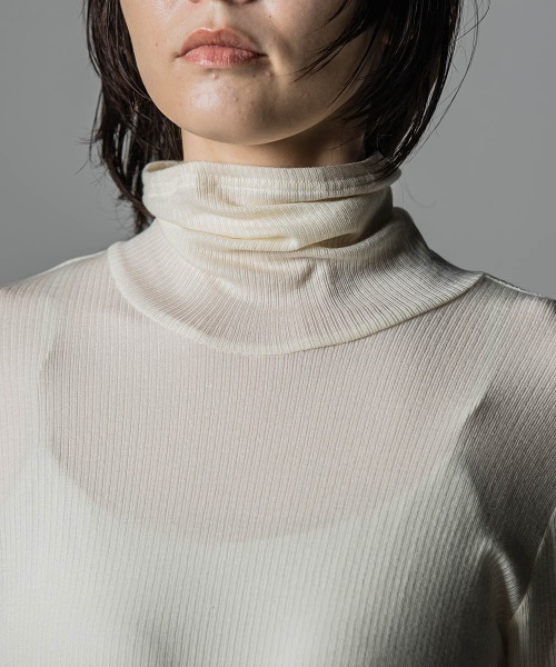 la.f…(ラエフ)の「【WEB限定商品】極上の肌触りカシミヤシルクシアーカットソー(Tシャツ/カットソー・レディース・ブラック系その他/オフホワイト/ライトグレー/ブラック・11号/9号)」の13枚目の写真
