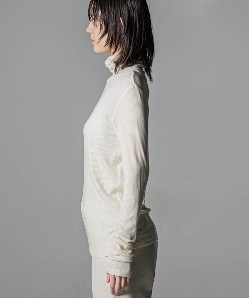 la.f…(ラエフ)の「【WEB限定商品】極上の肌触りカシミヤシルクシアーカットソー(Tシャツ/カットソー・レディース・ブラック系その他/オフホワイト/ライトグレー/ブラック・11号/9号)」の8枚目の写真