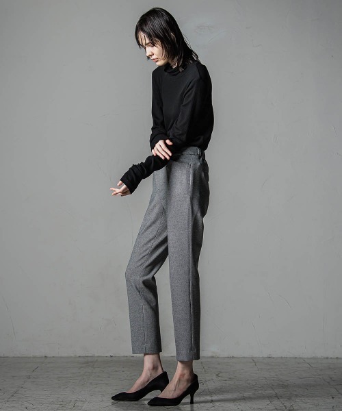 la.f…(ラエフ)の「【WEB限定商品】極上の肌触りカシミヤシルクシアーカットソー(Tシャツ/カットソー・レディース・ブラック系その他/オフホワイト/ライトグレー/ブラック・11号/9号)」の21枚目の写真