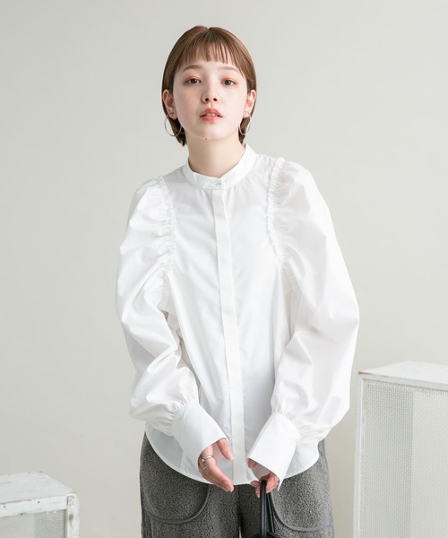 KBF(ケイビーエフ)の「カットオフボリュームスリーブブラウス(シャツ/ブラウス・レディース・オフホワイト/ブラウン系その他・ONE)」の4枚目の写真