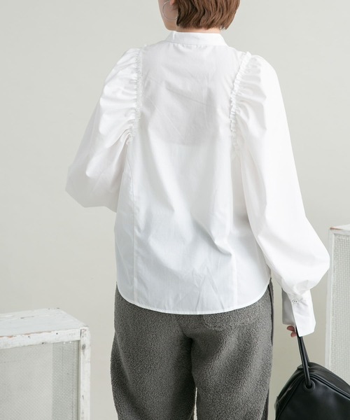 KBF(ケイビーエフ)の「カットオフボリュームスリーブブラウス(シャツ/ブラウス・レディース・オフホワイト/ブラウン系その他・ONE)」の6枚目の写真