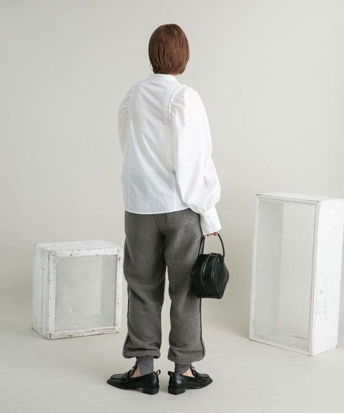 KBF(ケイビーエフ)の「カットオフボリュームスリーブブラウス(シャツ/ブラウス・レディース・オフホワイト/ブラウン系その他・ONE)」の9枚目の写真