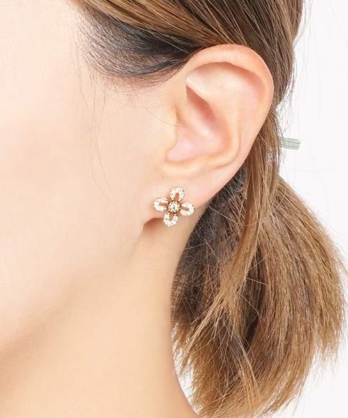 itam(アイタム)の「【itam】アイタム/ キュービックジルコニアセラミックピアス/金属アレルギー対応ピアス(ピアス(両耳用)・レディース・ゴールド・FREE)」の4枚目の写真