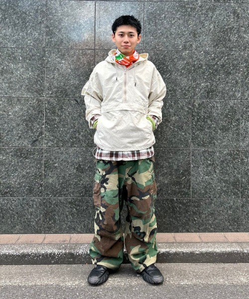 BEAMS（ビームス）の「BEAMS / ナイロン アノラックパーカー（ナイロンジャケット・メンズ・ブラック/グリーン系その他2/ライトグレー・L/S/XL/M）」の10枚目の写真