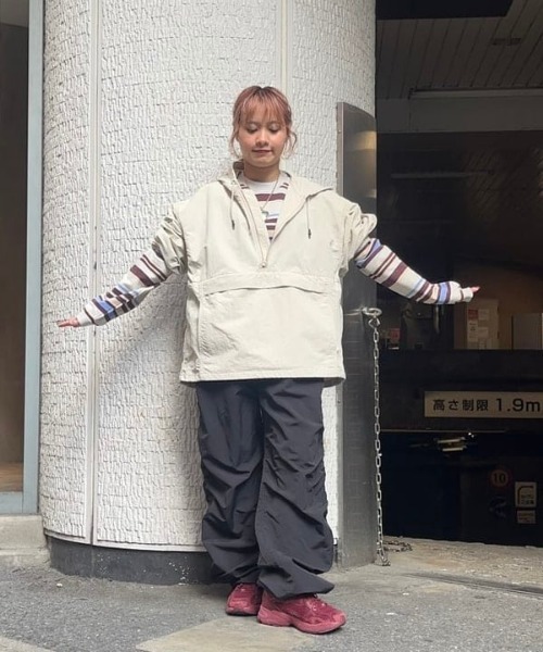 BEAMS（ビームス）の「BEAMS / ナイロン アノラックパーカー（ナイロンジャケット・メンズ・ブラック/グリーン系その他2/ライトグレー・L/S/XL/M）」の4枚目の写真