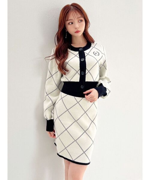 RESEXXY（リゼクシー）の「バイカラーミニニットスカート【セットアップ着用可能】（スカート・レディース・ブラック/ホワイト/ベージュ・FREE）」の10枚目の写真