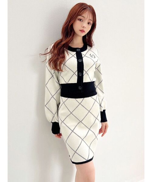 RESEXXY（リゼクシー）の「バイカラーミニニットスカート【セットアップ着用可能】（スカート・レディース・ブラック/ホワイト/ベージュ・FREE）」の12枚目の写真