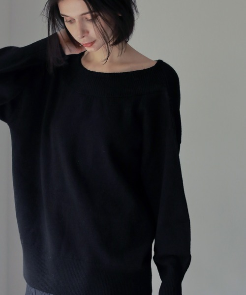 PARKS TOKYO SELECT（パークストウキョウセレクト）の「SOUAIRE（mhs）バックリボンオーバーニット（ニット/セーター・レディース・ブラック/ライトグレー・FREE）」の2枚目の写真