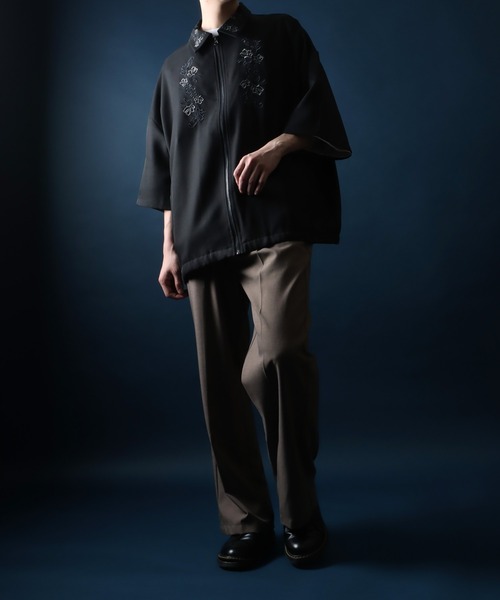 ANPAS（アンパス）の「Twill Fabric Flower Embroidery Oversized Zip Shirt/ツイル 花刺繍 オーバーサイズ ジップシャツ ブルゾン（シャツ/ブラウス・メンズ・ブラック/チャコール/ベージュ・M/L）」の4枚目の写真