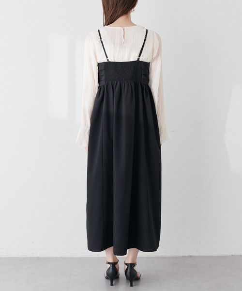 natural couture(ナチュラルクチュール)の「タックデザインキャミワンピース(ワンピース・レディース・ブラック/グレイッシュベージュ/ドット/チャコールグレー・MEDIUM/LARGE)」の13枚目の写真