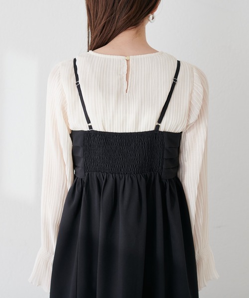 natural couture(ナチュラルクチュール)の「タックデザインキャミワンピース(ワンピース・レディース・ブラック/グレイッシュベージュ/ドット/チャコールグレー・MEDIUM/LARGE)」の12枚目の写真