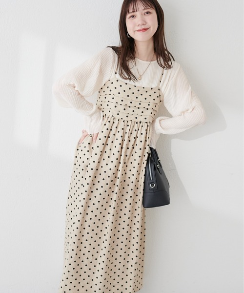 natural couture(ナチュラルクチュール)の「タックデザインキャミワンピース(ワンピース・レディース・ブラック/グレイッシュベージュ/ドット/チャコールグレー・MEDIUM/LARGE)」の21枚目の写真