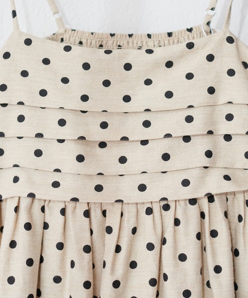 natural couture(ナチュラルクチュール)の「タックデザインキャミワンピース(ワンピース・レディース・ブラック/グレイッシュベージュ/ドット/チャコールグレー・MEDIUM/LARGE)」の19枚目の写真