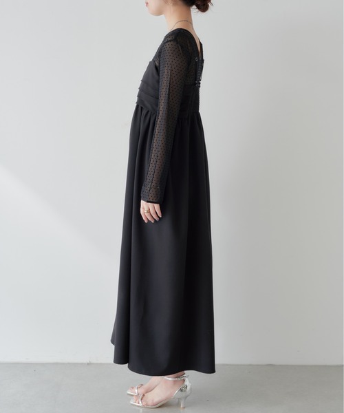 natural couture(ナチュラルクチュール)の「タックデザインキャミワンピース(ワンピース・レディース・ブラック/グレイッシュベージュ/ドット/チャコールグレー・MEDIUM/LARGE)」の11枚目の写真