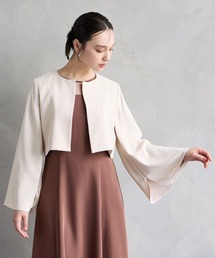 フレアスリーブ」に該当するノーカラージャケットファッション