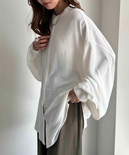 apres jour mignon(アプレジュールミニョン)の「袖ボリュームバンドカラーシャツ【ZOZOTOWN限定アイテム】(シャツ/ブラウス・レディース・ブラック/アイボリー/チャコールグレー/オフホワイト/ダークブルー/ピンク/グリーン/ブルー・フリー/X-LARGE)」の2枚目の写真