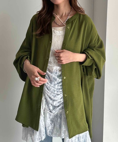 apres jour mignon(アプレジュールミニョン)の「袖ボリュームバンドカラーシャツ【ZOZOTOWN限定アイテム】(シャツ/ブラウス・レディース・ブラック/アイボリー/チャコールグレー/オフホワイト/ダークブルー/ピンク/グリーン/ブルー・フリー/X-LARGE)」の5枚目の写真