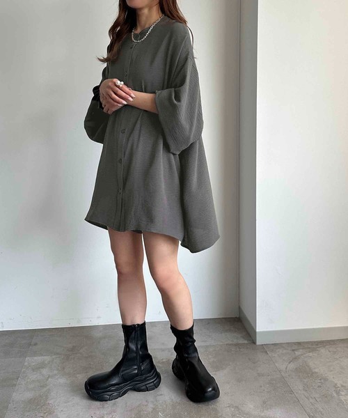apres jour mignon(アプレジュールミニョン)の「袖ボリュームバンドカラーシャツ【ZOZOTOWN限定アイテム】(シャツ/ブラウス・レディース・ブラック/アイボリー/チャコールグレー/オフホワイト/ダークブルー/ピンク/グリーン/ブルー・フリー/X-LARGE)」の21枚目の写真