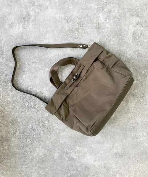 NICOLE white(ニコルホワイト)の「2WAYトートBAG(トートバッグ・レディース・ブラック/カーキ/ブラウン/サックスブルー・FREE)」の3枚目の写真