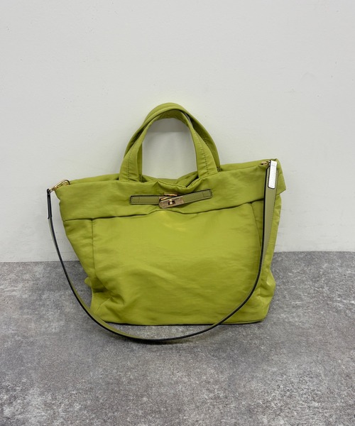 NICOLE white(ニコルホワイト)の「【新色追加/再入荷】2WAYトートBAG(トートバッグ・レディース・ブラック/カーキ/ブラウン/サックスブルー/ライム/ピンク・FREE)」の4枚目の写真