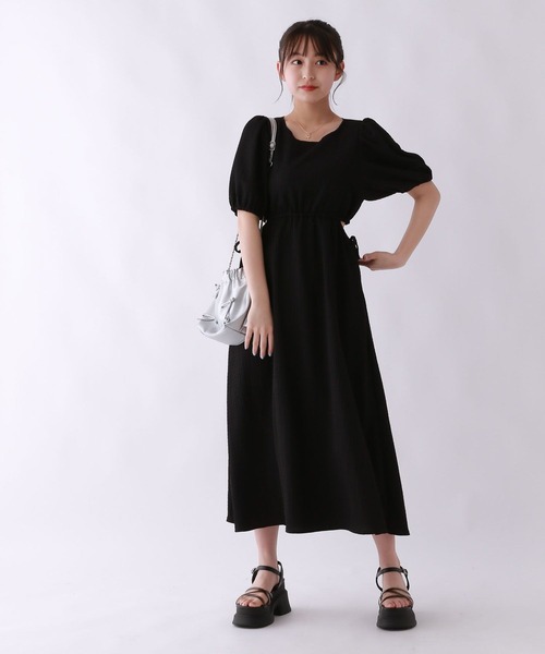 repipi armario(レピピ アルマリオ)の「サイドカットリボンワンピース(ワンピース・キッズ・パープル/ブラック/アイボリー・LARGE/SMALL/MEDIUM)」の2枚目の写真