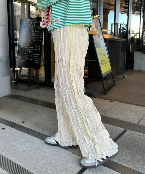 HELLO.SANFRANCISCO(ハローサンフランシスコ)の「【HELLO.SANFRANCISCO/ハローサンフランシスコ】フリルレース配色ステッチパンツ(その他パンツ・レディース・アイボリー/ブラック・ONE SIZE)」の5枚目の写真