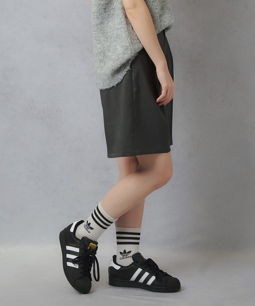 Lull（ルル）の「【Lull / ルル】セットアップ対応 / キレイめタックハーフパンツ（その他パンツ・レディース・ブラック/アイボリー・ONESIZE）」の7枚目の写真