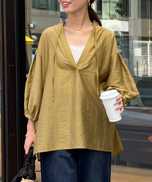 Chez toi（シェトワ）の「袖ボリュームシアースキッパーブラウス（シャツ/ブラウス・レディース・アイボリー/ゴールド/ピンク・FREE）」の3枚目の写真