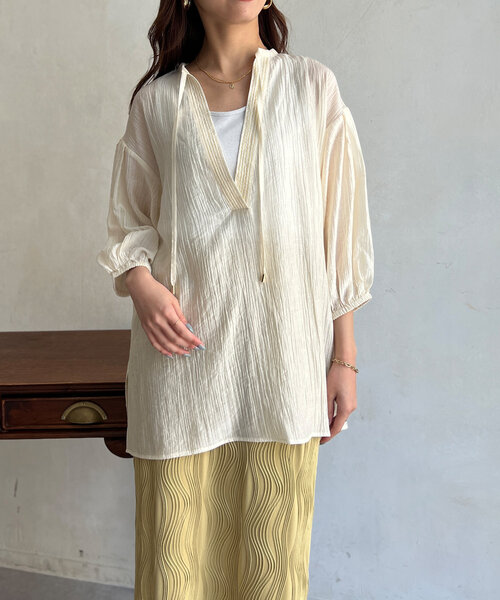 Chez toi（シェトワ）の「袖ボリュームシアースキッパーブラウス（シャツ/ブラウス・レディース・アイボリー/ゴールド/ピンク・FREE）」の4枚目の写真