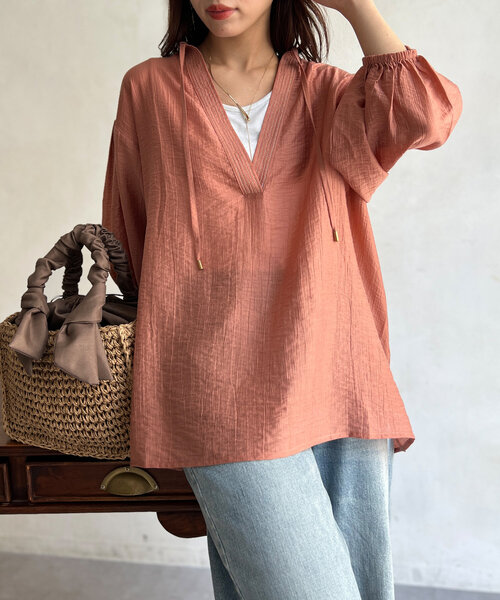 Chez toi（シェトワ）の「袖ボリュームシアースキッパーブラウス（シャツ/ブラウス・レディース・アイボリー/ゴールド/ピンク・FREE）」の18枚目の写真